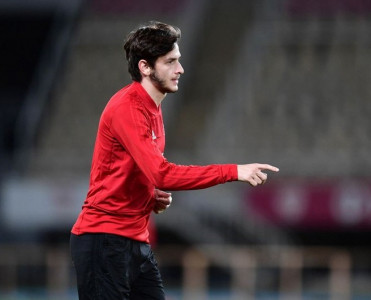 Milan gürcü futbolçu ilə danışıqlara başladı
