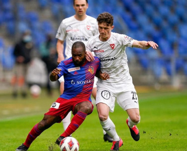 İsveçrədə telekanal əməkdaşı futbolçunu təhqir etdi