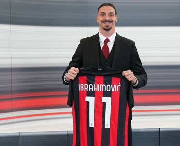 Milan İbrahimoviçlə müqaviləni yenilədi