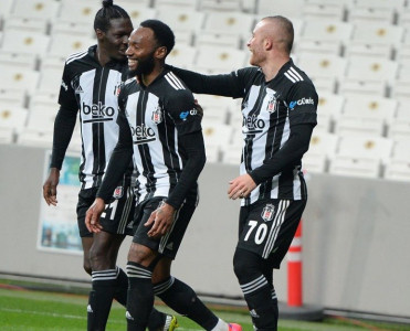 Qalatasaray səfərdə, Beşiktaş evdə qələbə qazandı
