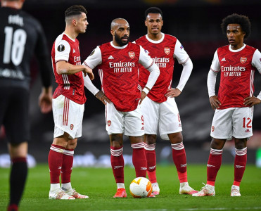 Arsenal 6 futbolçu ilə yollarını ayıracaq