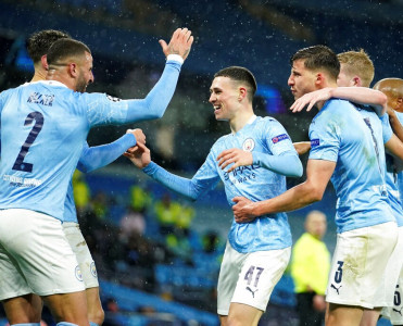 Mançester Siti finalda!