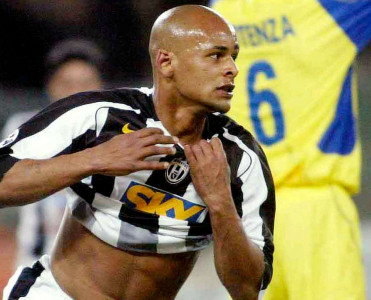 Yuventus'un sabiq futbolçusu karyerasını bitirdi