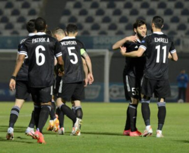 Qarabağ evdə, Neftçi səfərdə qələbə qazandı