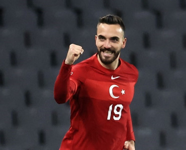 Türkiyəli futbolçu Almaniya klubundan ayrıldı