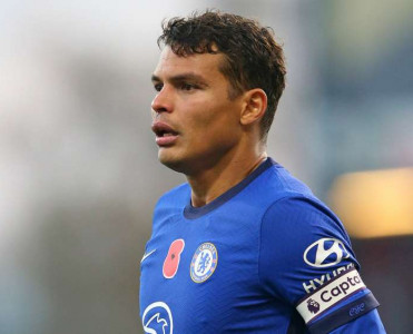 Daha 1 il Çelsi'də qalacaq