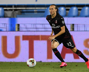 Beşiktaş Milan'ın futbolçusu ilə maraqlanır