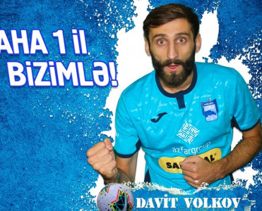 Zirə hücumçusu ilə müqaviləni uzatdı