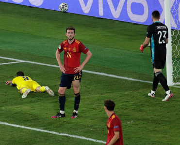 AÇ-2020: İspaniya'dan heç-heçə, Çexiya və Slovakiya'dan qələbə