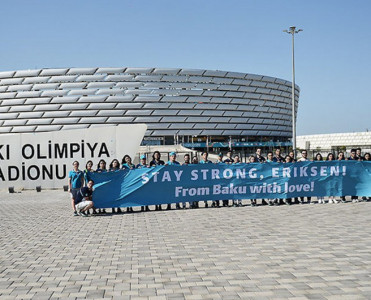 Bakıdakı AVRO-2020-nin əməkdaşları Kristian Eriksenə dəstək oldu