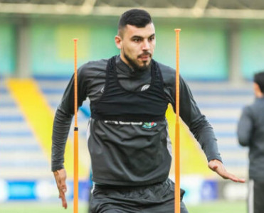 Səbail müdafiəçisi ilə müqaviləni yenilədi