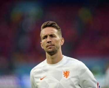 Niderland millisinin hücumçusu turniri başa vurdu