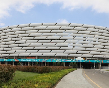 UEFA Bakı Olimpiya Stadionunu təltif etdi - FOTO