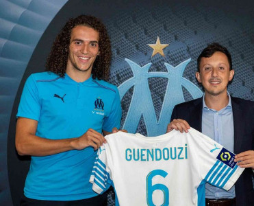 Arsenal'dan ayrılan futbolçu Fransa klubuna keçdi