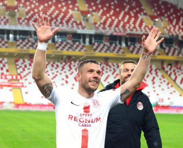 Podolskinin yeni klubu açıqlandı