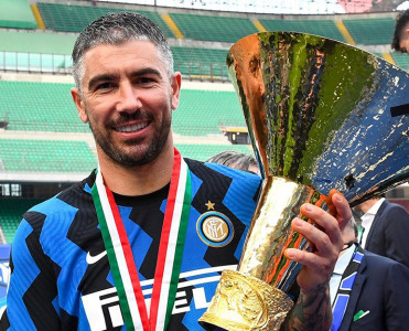 İnter'dən 35 yaşlı futbolçu ilə yeni müqavilə