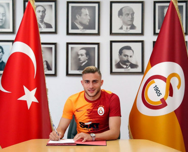 Qalatasaray birini transfer etdi, digərini göndərdi