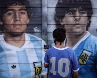 İtaliya və Argentina Maradonanın xatirəsinə yoldaşlıq matçı keçirəcək