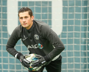 Səbail qapıçısı ilə yollarını ayırdı