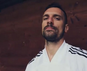 Qarabağ yeni futbolçu transfer etdi - VİDEO