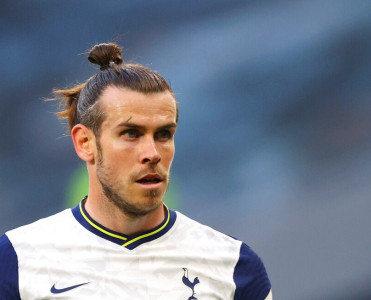 Tottenhem Beyllə bağlı qərarını verdi