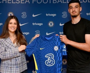 Çelsi albaniyalı futbolçu ilə müqaviləni yenilədi