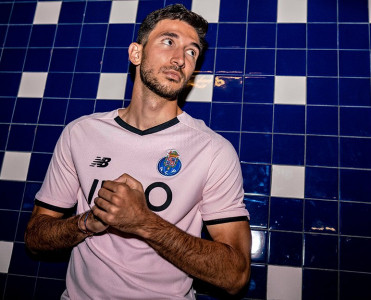 Liverpul futbolçusunu Portu'ya satdı