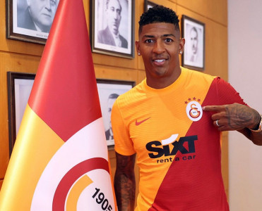 Qalatasaray hollandiyalı futbolçunun transferini açıqladı