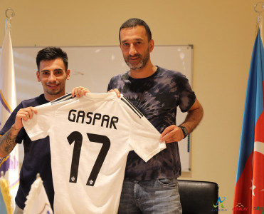 Qarabağ'dan ispan futbolçu ilə 3 illik müqavilə