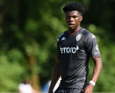 İrqçiliyə məruz qalan futbolçu: UEFA-ya iki sualım var