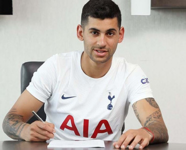 Tottenhem'dən 55 milyon avroluq transfer