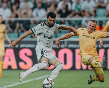 Legiya'nın sabiq futbolçusu Emrelini tənqid etdi