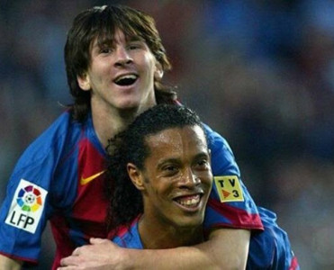 Ronaldinyo'dan Messi'nin PSJ-yə keçidi haqda: Çempionluğun iyisini hiss edirəm