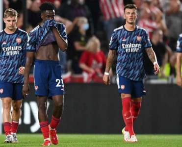 Arsenal yeni mövsümə məğlubiyyətlə başladı