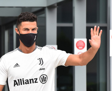 Kristiano Ronaldo'dan transfer açıqlaması