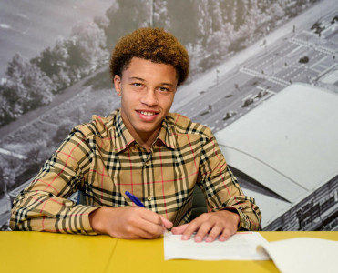 PSJ Nesta'nı göndərdi