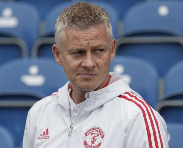 Futbolçularımızı təpikləyirlər, hakimdə buna göz yumur