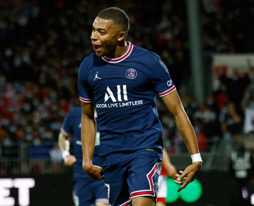 Mbappe üç il əvvələ baxanda bir addım geridədi