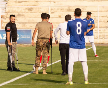 Azərbaycan çempionatının açılış matçında topa ilk zərbəni qazilər vurdu