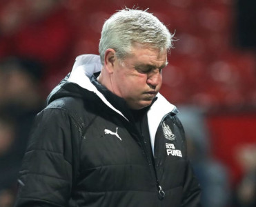 İstefa vermədiyinə görə ailəsi ona "xəstə" deyir