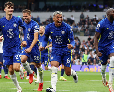 Mançester Yunayted'dən qələbə, Çelsi Tottenhem'i məğlub etdi