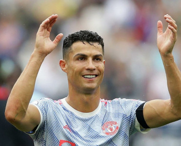 Ronaldo ən çox qazanan futbolçular siyahısında Messini qabaqladı