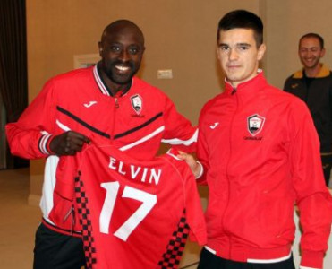 Azərbaycanlı futbolçu Polşa klubu ilə müqavilə imzaladı