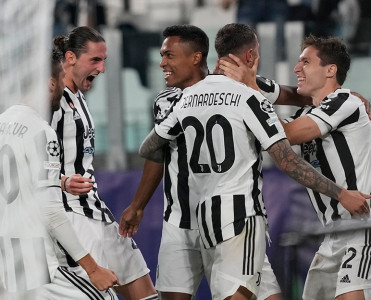 Yuventus Çelsi'yə qalib gəldi, Barselona darmadağın oldu