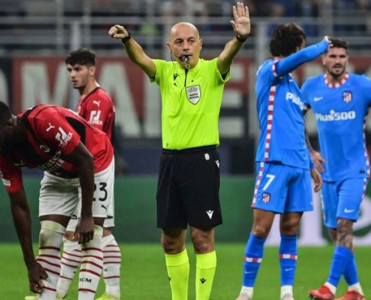 UEFA Cüneyt Çakır və köməkçisini cəzalandırıb