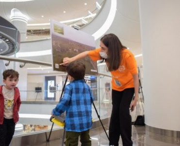 Qarabağ Dirçəliş Fondu AVM-lərdə “Qarabağda Urbisid” adlı fotosərgilərə start verib - FOTOLAR