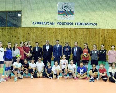 Fərid Qayıbov voleybol federasiyasının fəaliyyəti ilə tanış olub