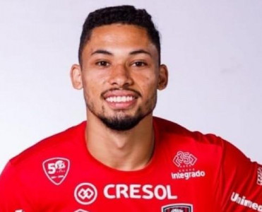 Braziliyalı müdafiəçi Azərbaycan çempionu ilə müqavilə imzaladı