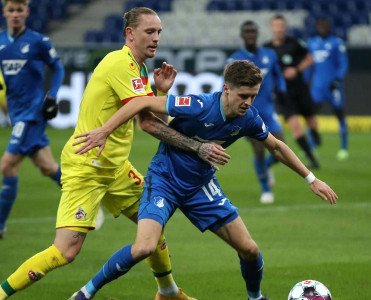 Hoffenhaym 3 xalı 5 qolla qazandı