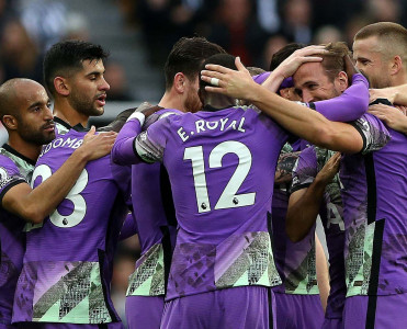 Tottenhem'dən çətin qələbə